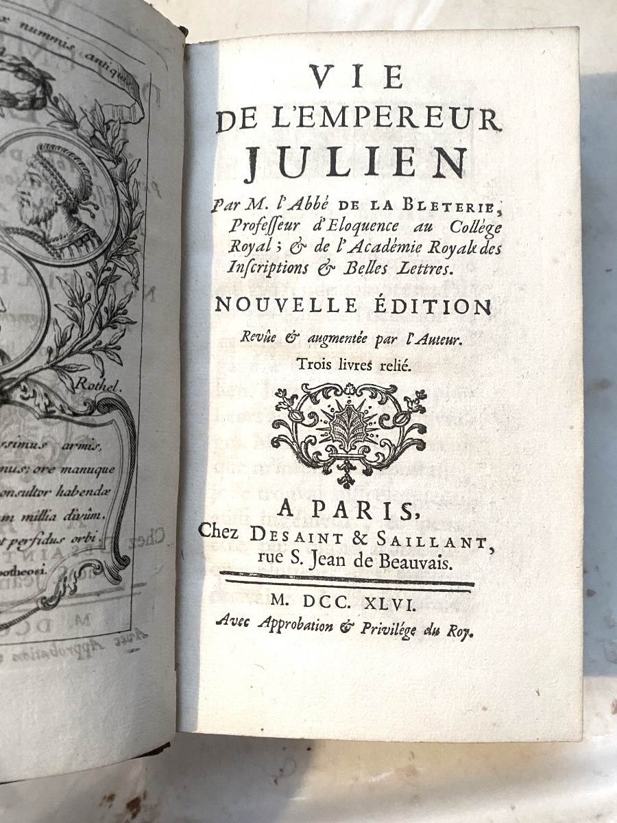 Vie de l’Empereur Julien par l’abbé De La Bleterie . Belle. Ed.  Paris 1746 .1 vol In 12-photo-2