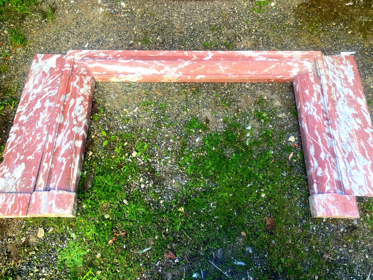 Belle  grande cheminée de Salon de style Louis XIV en marbre brèche rouge du Languedoc XIXème