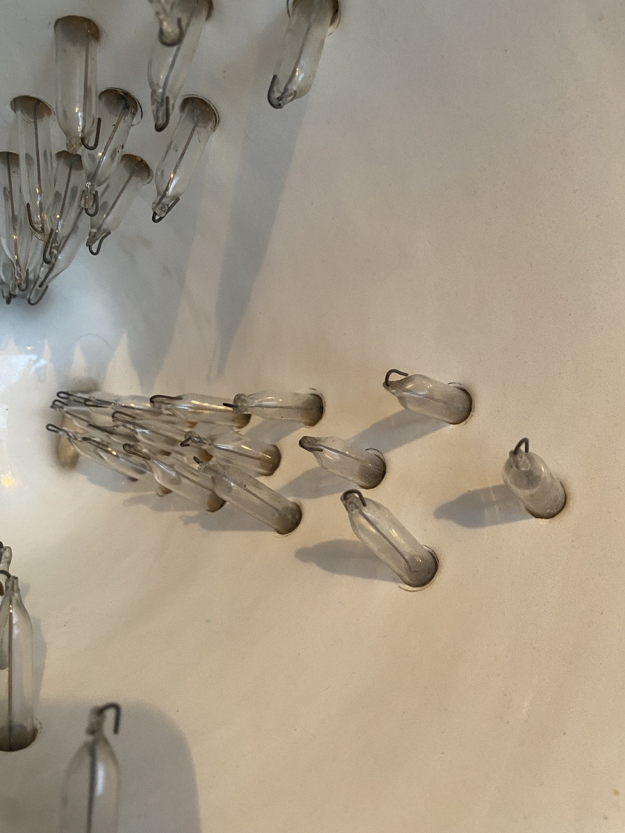 Lampe "50" à  Faisceaux :en faîence bleue vif à semis de fleurettes en verre soufflé Lumineuses-photo-3