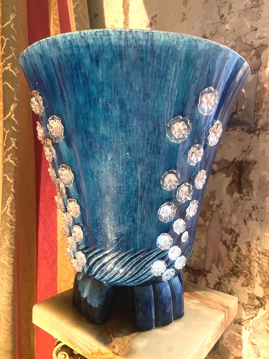 Lampe "50" à  Faisceaux :en faîence bleue vif à semis de fleurettes en verre soufflé Lumineuses