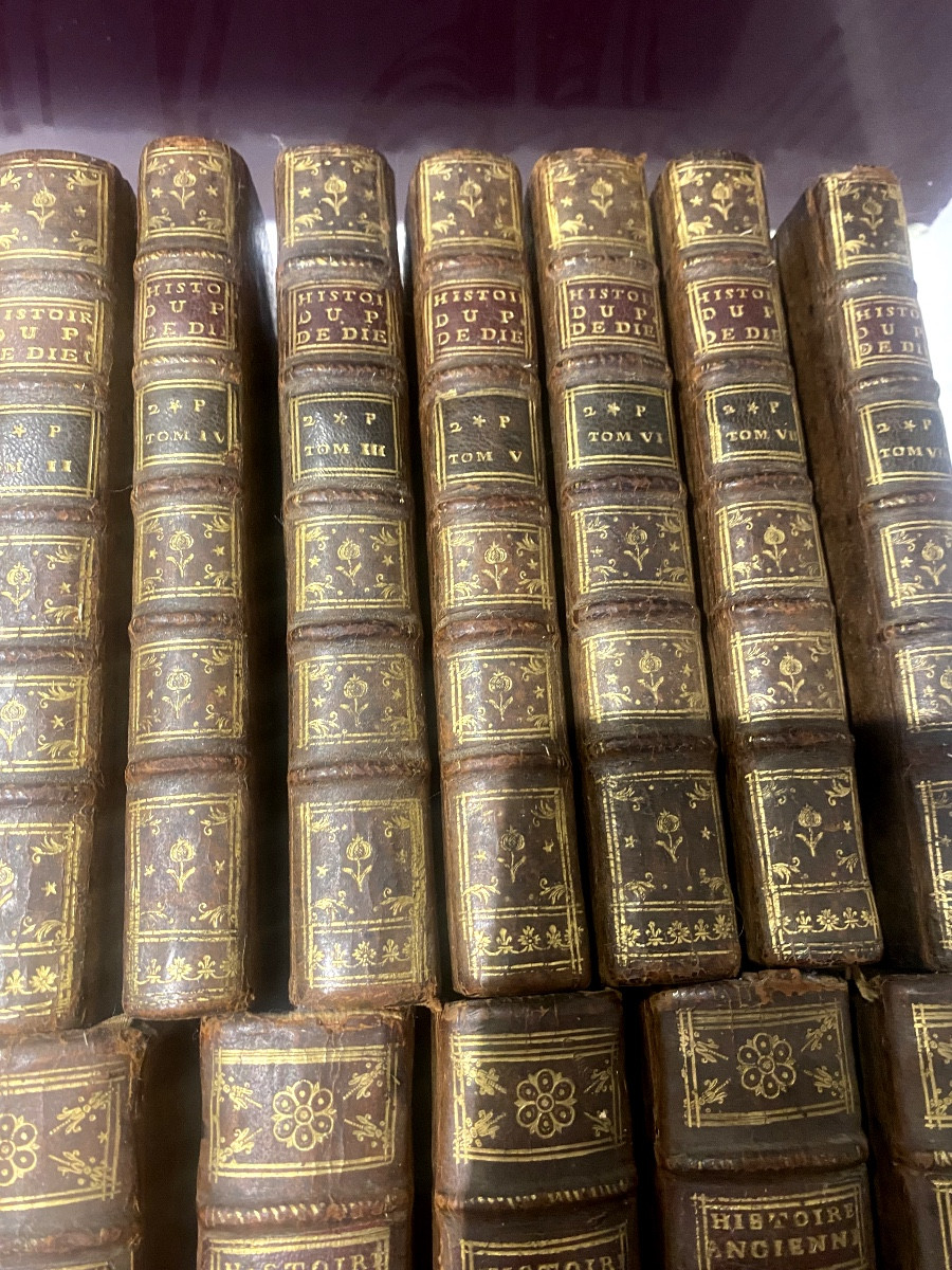 A Collection Of 38 Volumes In 12mo, Belonging To An Amateur Of Ancient History.-photo-1