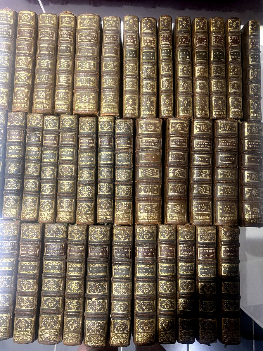 A Collection Of 38 Volumes In 12mo, Belonging To An Amateur Of Ancient History.