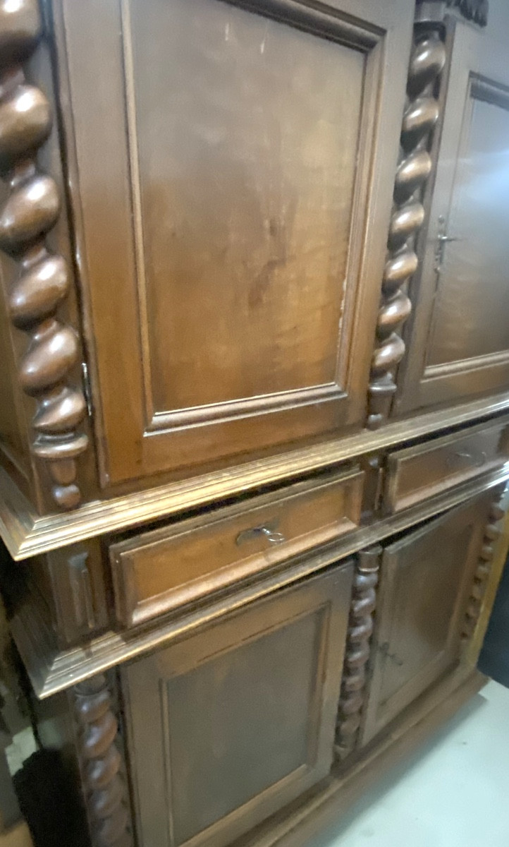 Grand buffet de salon 17ème noyer a 2 doubles portes,2 tiroirs , corniche ,a l'aigle bicéphale-photo-4