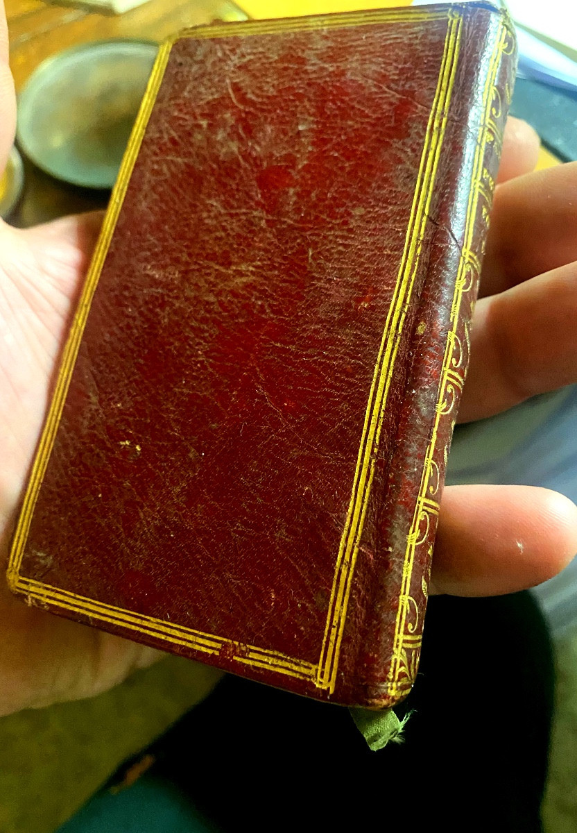 Cinq volumes en maroquin rouge  2/3 Milton et Montesquieu 3/4 forma miniature Genève Cazin 1777-photo-2