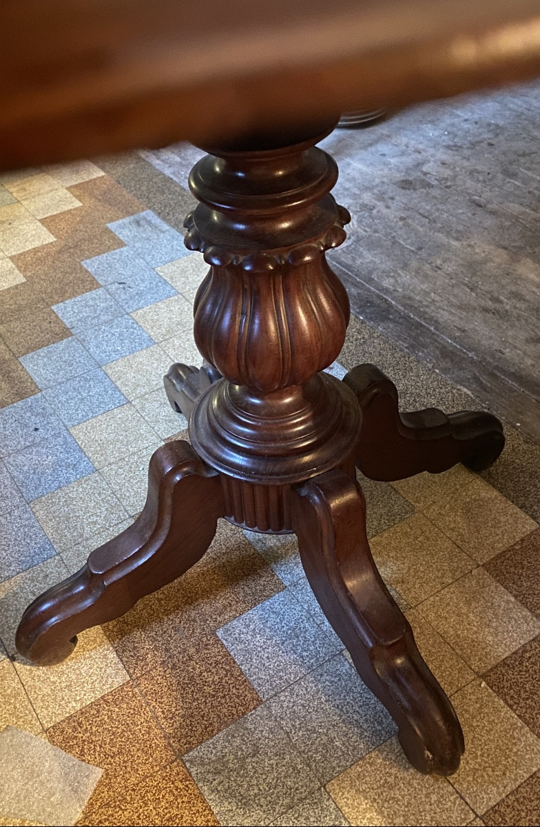 Generous Oval English Pedestal Table, 19th Century, With An Ornate Central Pedestal In Red Mahogany And A Swiveling Top-photo-4