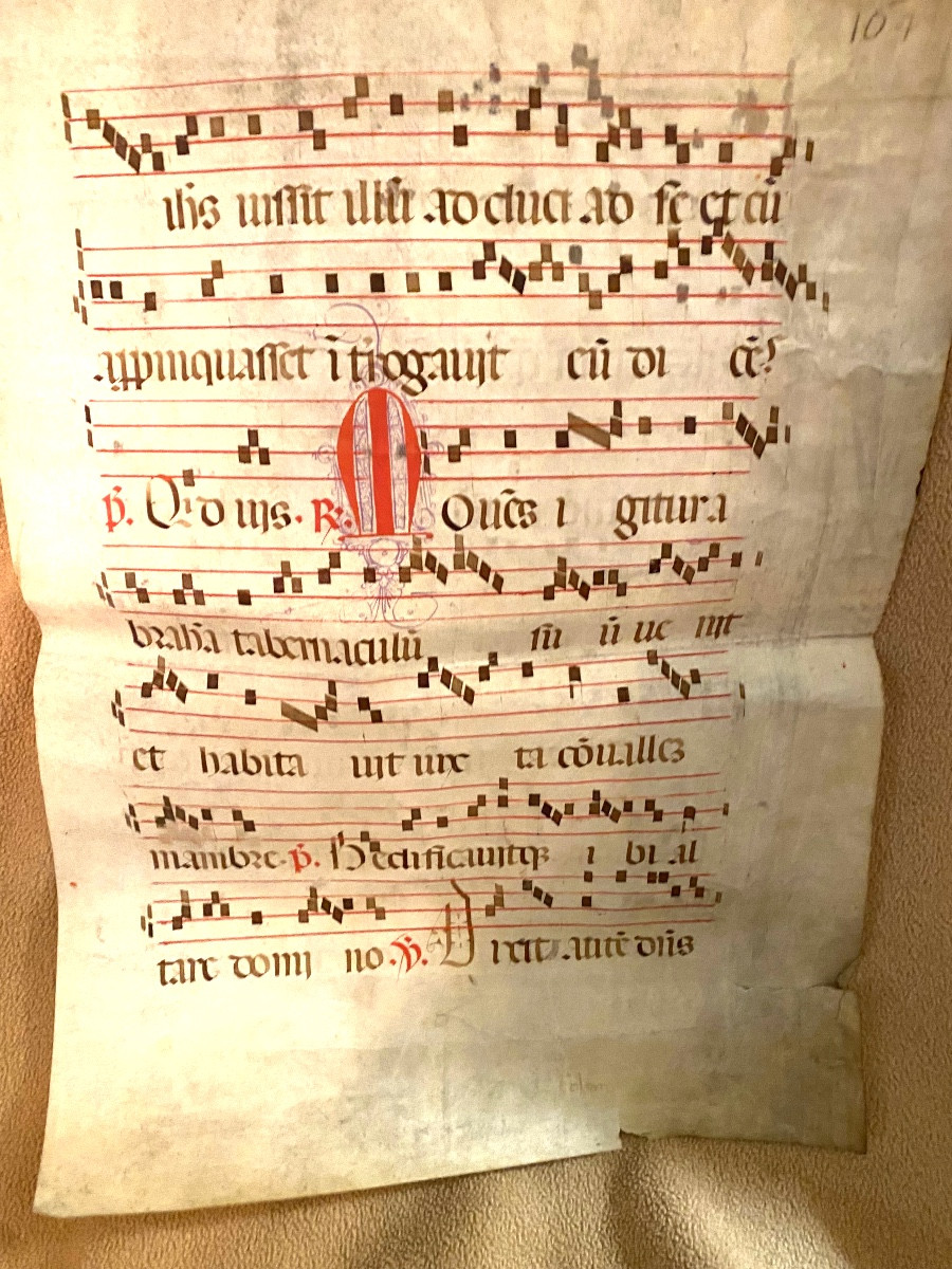 Grande page double d'Antiphonaire 17ème peinte sur vélin Lettrines & texte et musique bicolore -photo-4