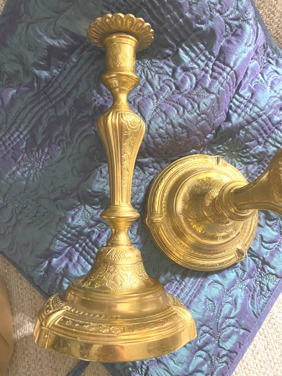 A Beautiful Pair Of Louis XV Period Bronze Candlesticks, Richly Chased And Mercury-gilded, 18th Century-photo-2