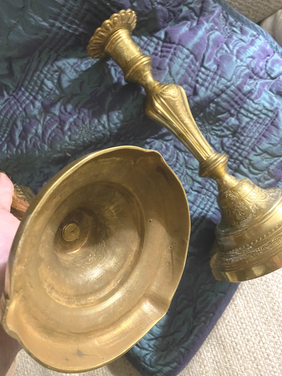 A Beautiful Pair Of Louis XV Period Bronze Candlesticks, Richly Chased And Mercury-gilded, 18th Century-photo-3
