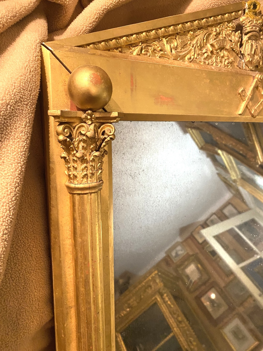 19th Century Gilded Wooden "masonic" Mirror With Columns Featuring Celestial Spheres And A Compass And Square Pediment-photo-3