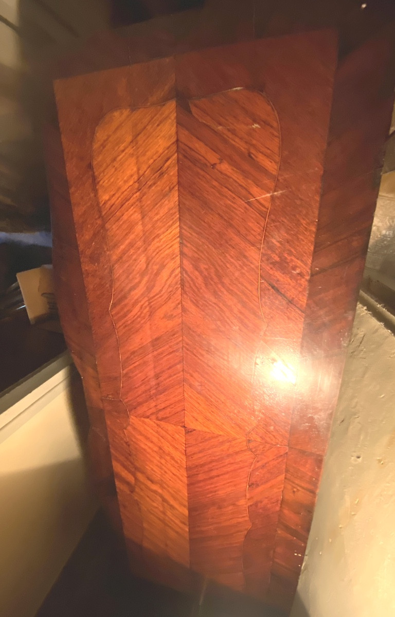 Elégant meuble Louis XV deux portes deux tiroirs en marqueterie a façade mouvementée XVIIIème-photo-1