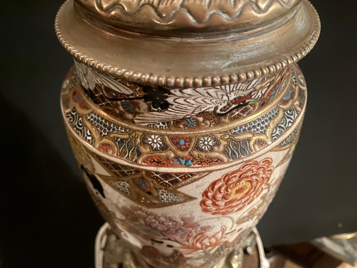 Grande lampe de salon en porcelaine de "Satsuma"19ème, soclée en France de bronzes ornementaux -photo-3
