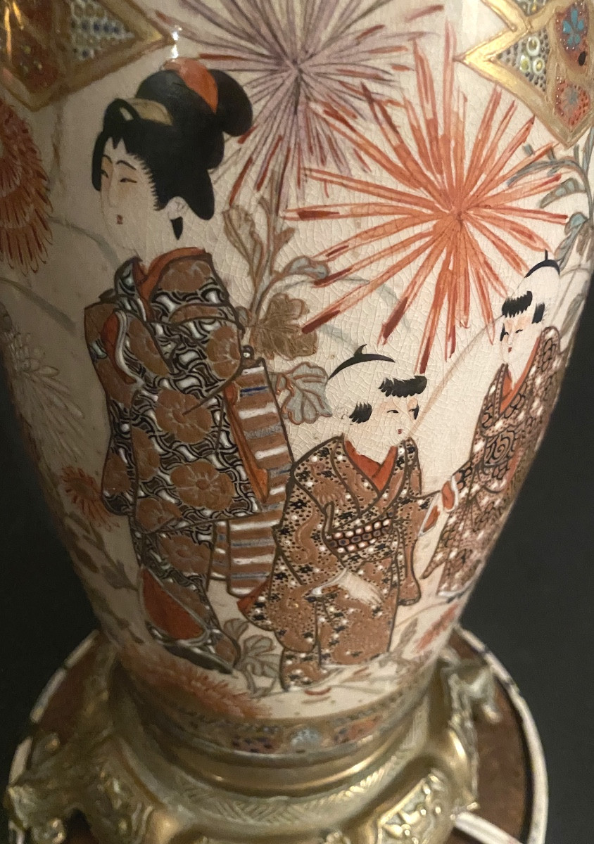 Grande lampe de salon en porcelaine de "Satsuma"19ème, soclée en France de bronzes ornementaux -photo-4