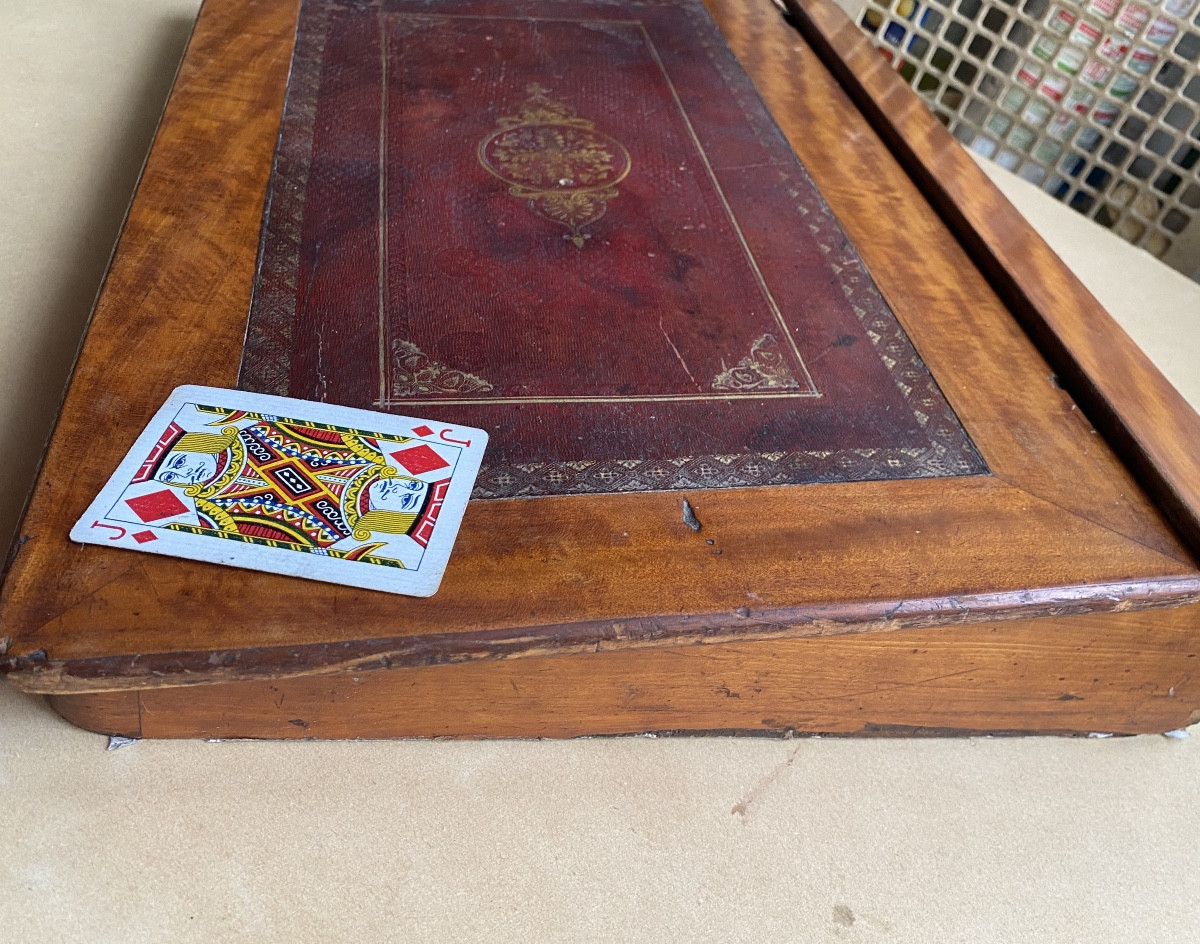 Rare et bel Ecritoire de Voyage formant pupitre acajou roux et dessus maroquin rouge décoré 19è-photo-5