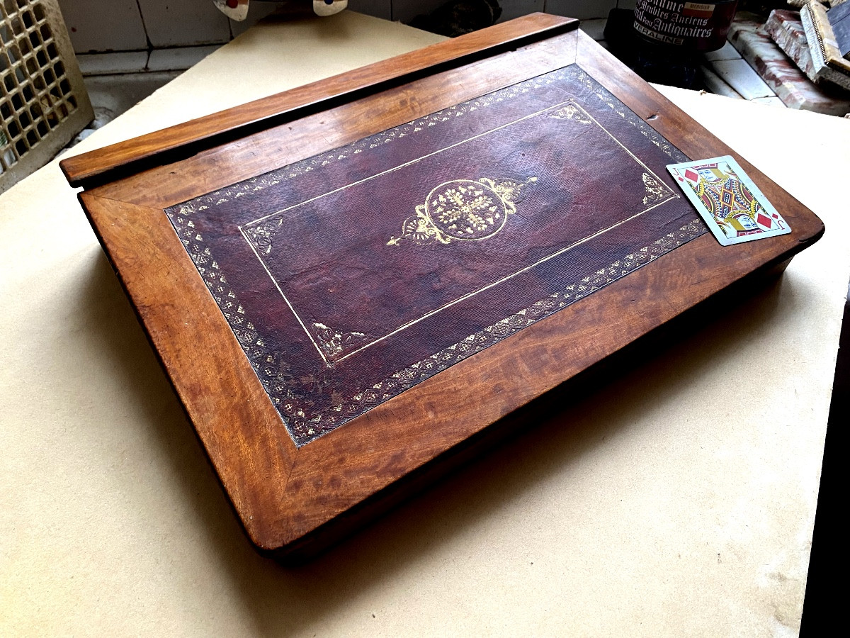 Rare et bel Ecritoire de Voyage formant pupitre acajou roux et dessus maroquin rouge décoré 19è-photo-6
