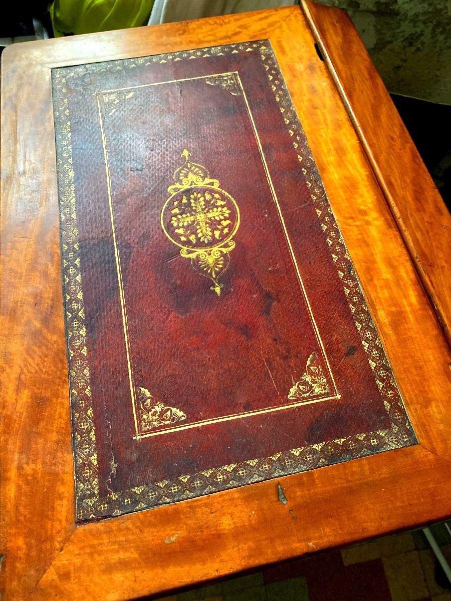 Rare et bel Ecritoire de Voyage formant pupitre acajou roux et dessus maroquin rouge décoré 19è-photo-7