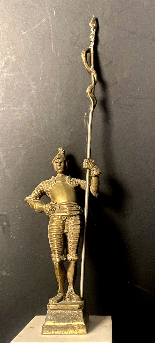 Paire de guerriers en armure Renaissance porte étandards en bronze patiné , piédestal en marbre-photo-3