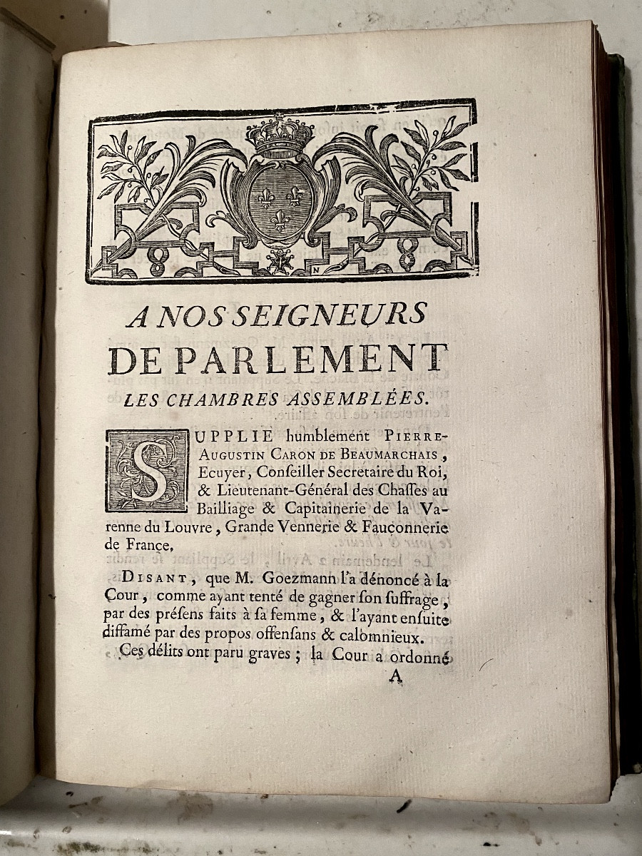 Réunion de pièces de Procès: Pierre-A. " Caron de Beaumarchais" en un fort Vol. In 4 velin vert-photo-2