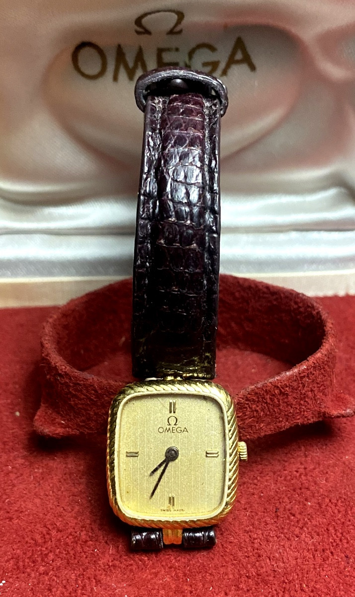  Beautiful Rectangular Gold Ladies' Watch With A Lizard Strap, Omega Brand, Hallmarked, Quartz Movement-photo-4