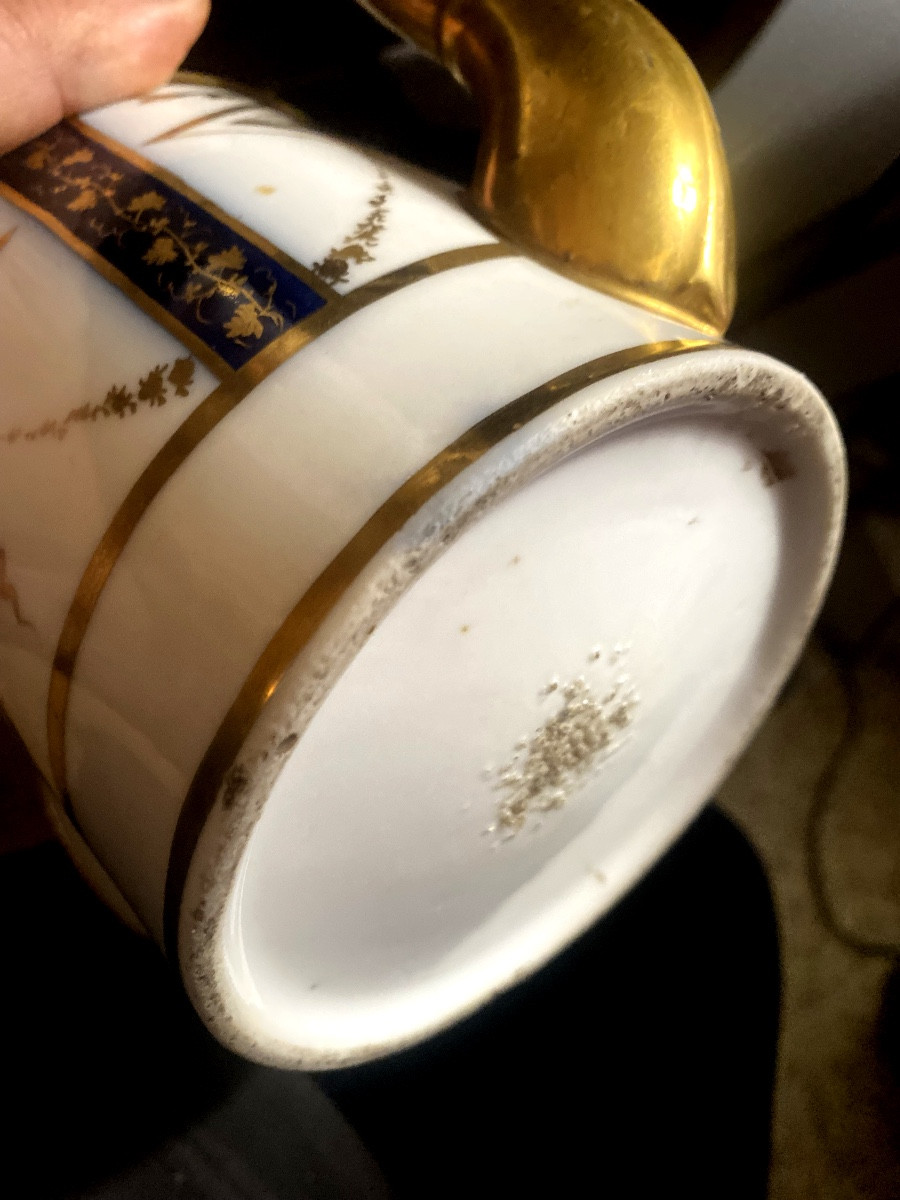Belle  grande cafetière  fin du XVIIIème Directoire en porcelaine de Paris a motifs or et bleu -photo-1