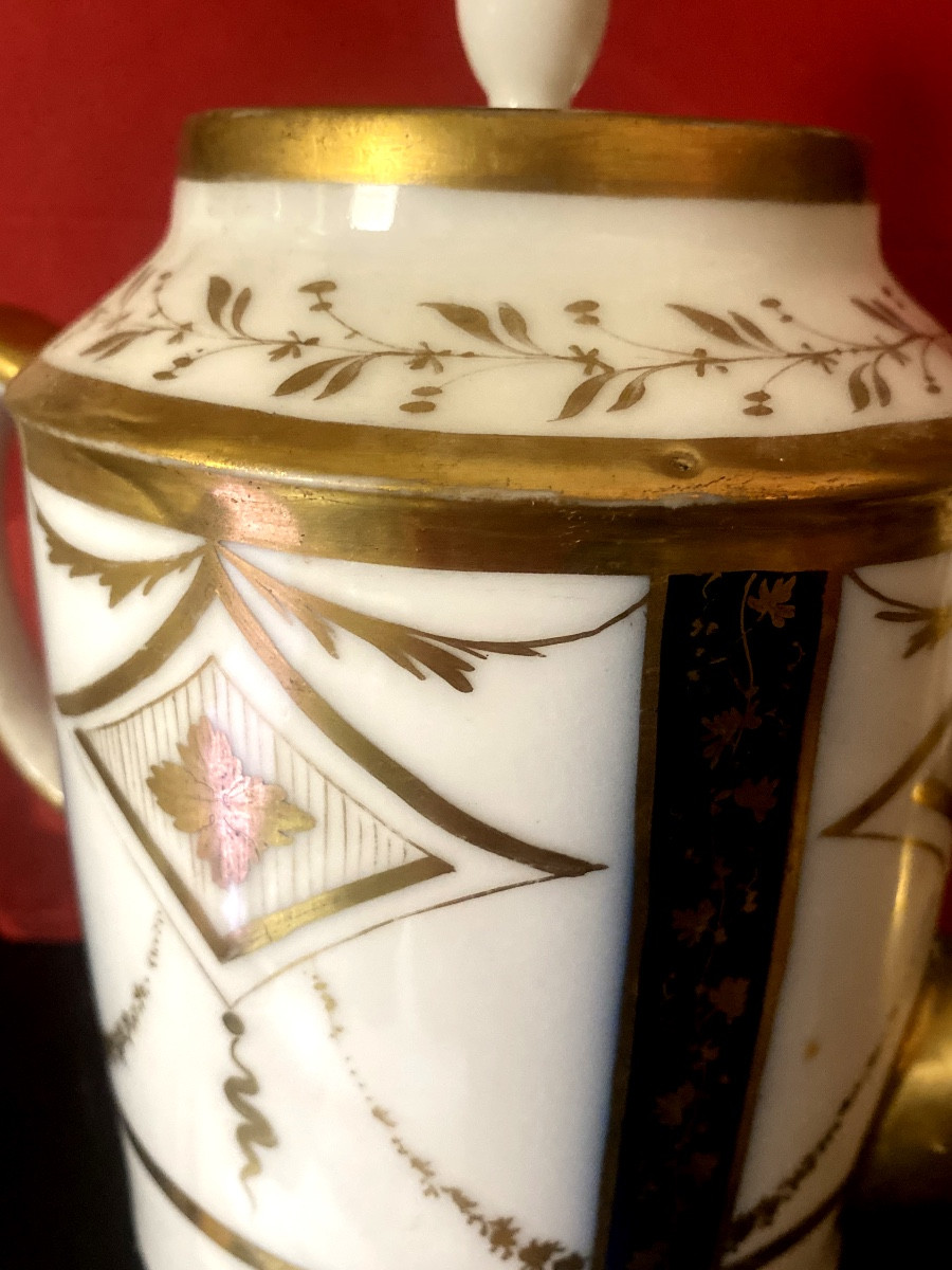 Belle  grande cafetière  fin du XVIIIème Directoire en porcelaine de Paris a motifs or et bleu -photo-6