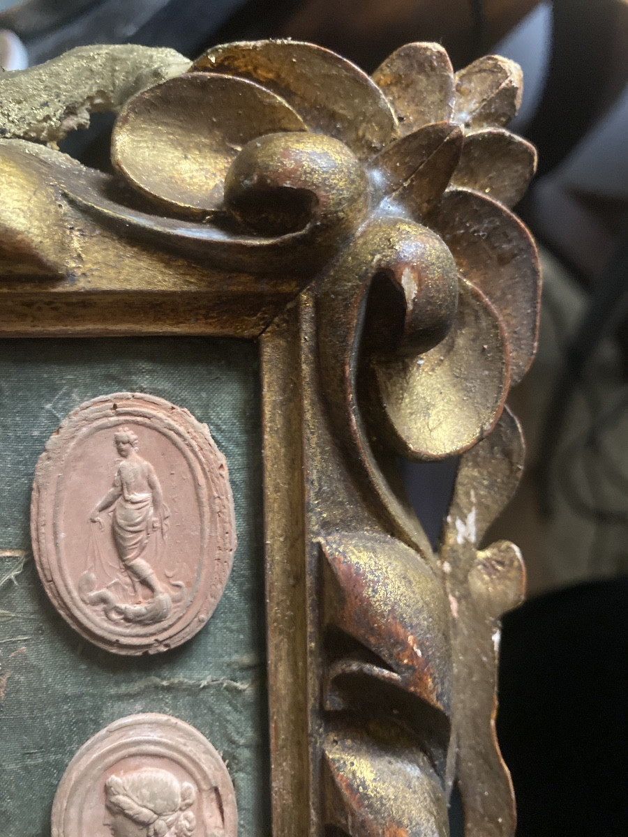 Collection Of 19th-century Terracotta Cameo Prints From The "grand Tour" In A Carved Gilt Frame-photo-8