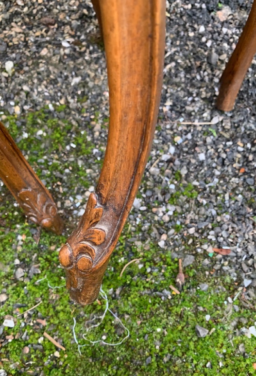 Paire de chaises en noyer richement sculptée de style" Roccoco" fin XIXème recouverte  S lézard-photo-6