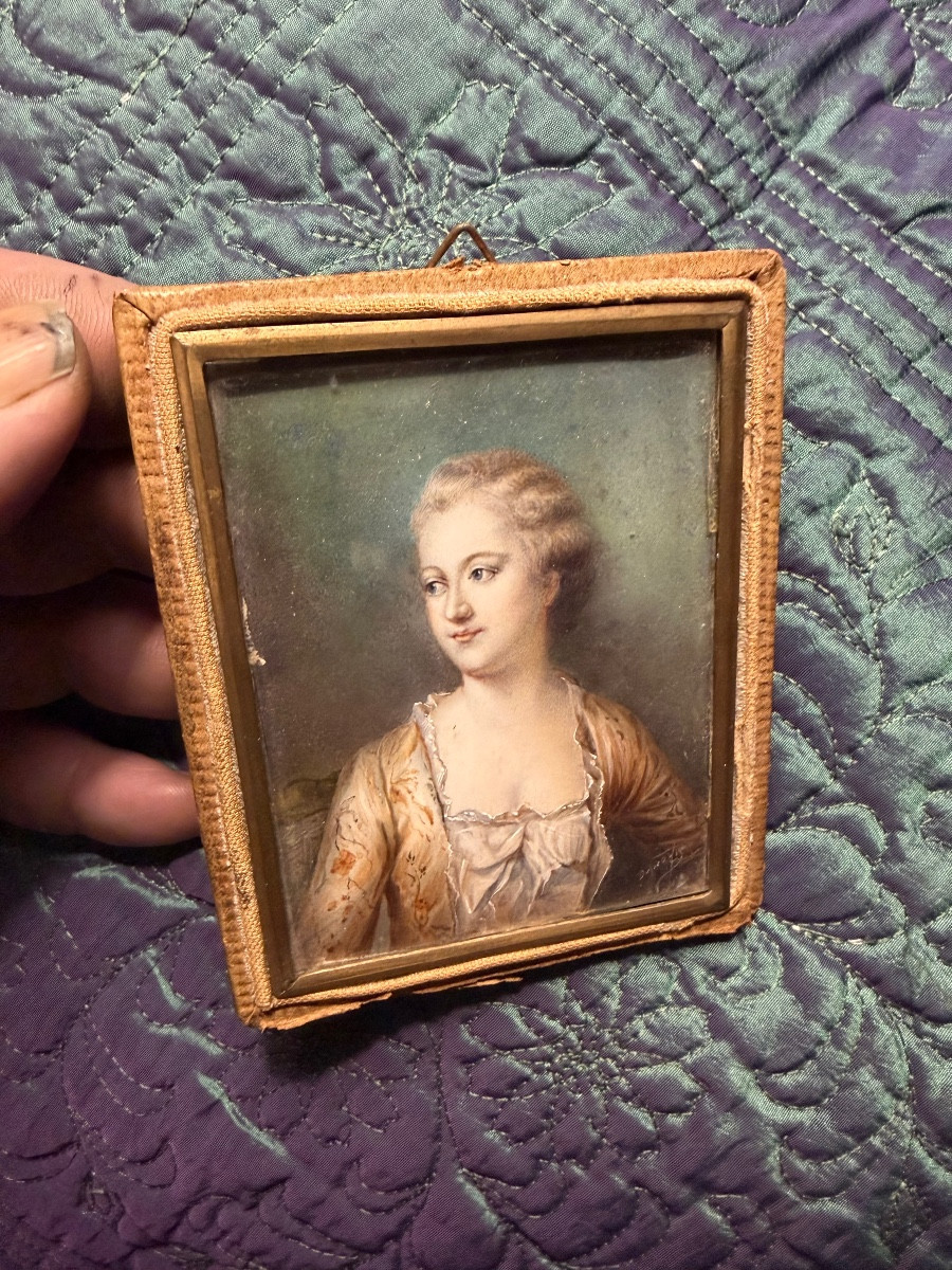  Rare miniature " Dame en tenue du matin belle a son lever "de beau format rectangulaire XVIIIè-photo-2