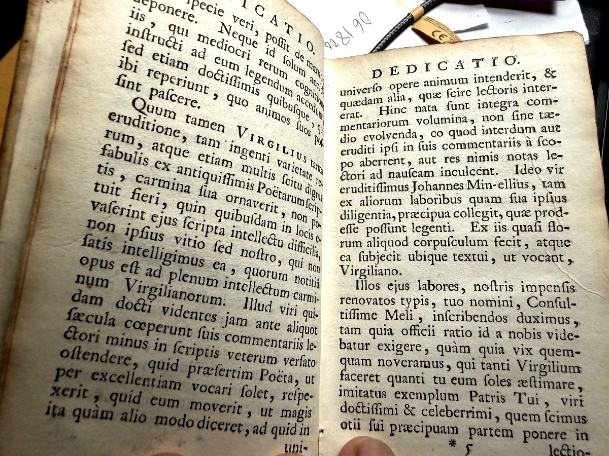Pub. Virgilii Maronis Opera Ad. Editionem P. Maascicii Castigata; Cum Annot. J. Min-ellii.1719-photo-3
