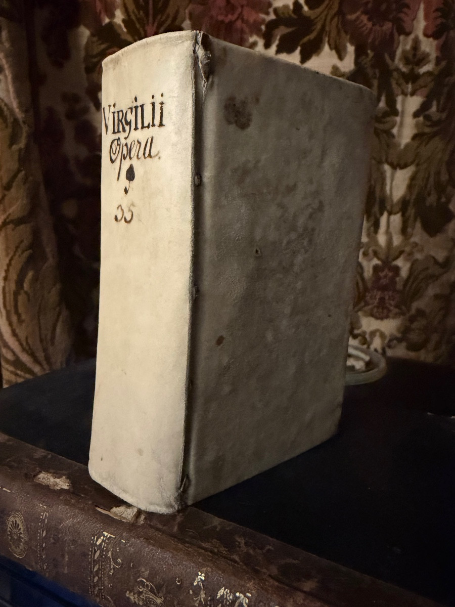 Pub. Virgilii Maronis Opera Ad. Editionem P. Maascicii Castigata; Cum Annot. J. Min-ellii.1719