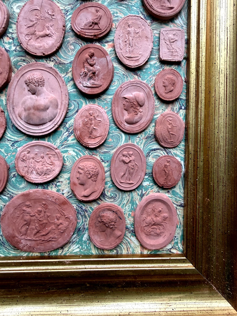 Collection d'empreintes de camées en terra-cotta antique  Italie XIXème a l'image du Grand Tour-photo-1