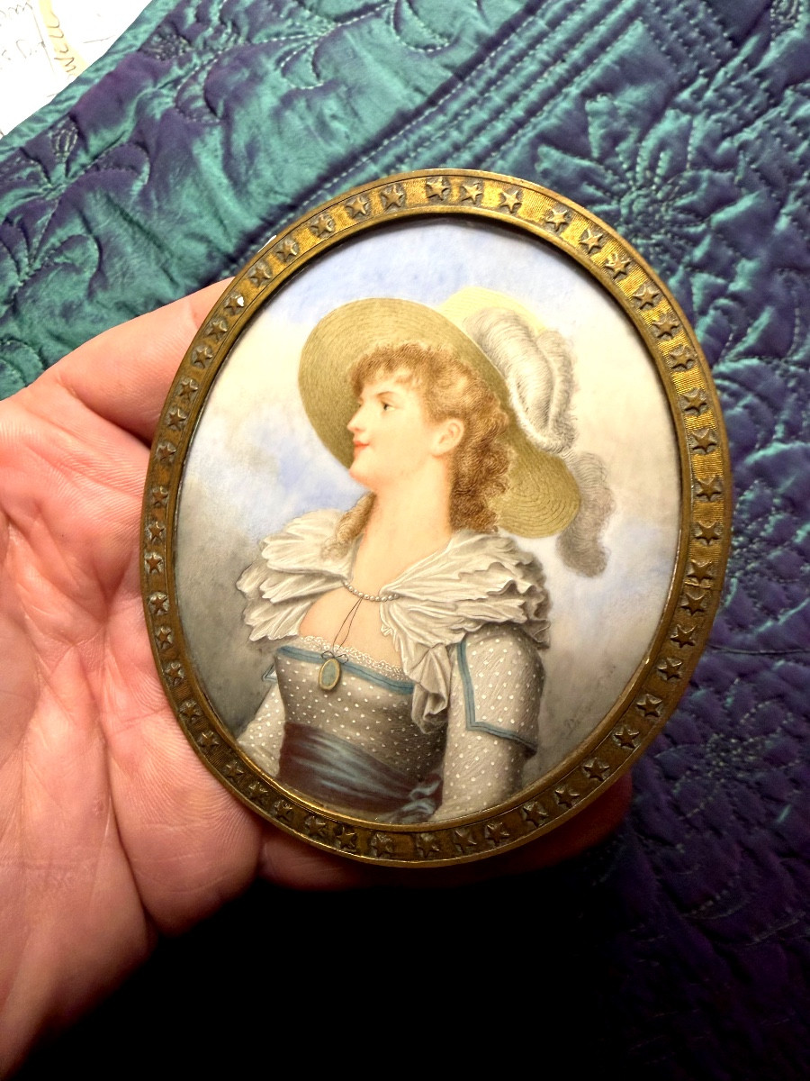 Generous Oval Miniature On Ivory Of A Court Lady In A Large Feathered Hat, Framed, 18th Century-photo-3