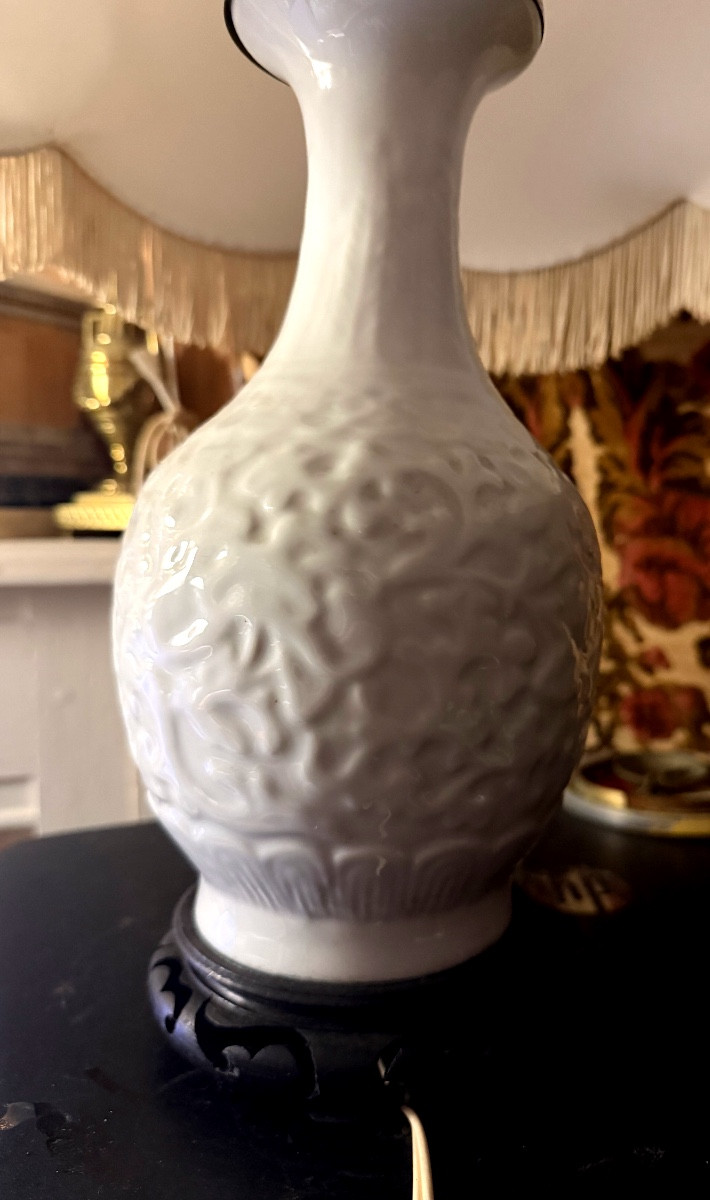 Asian Lamp From The 1960s In Honeycomb Glazed Porcelain, Bulbous Body With Palmette Motif, Base-photo-3