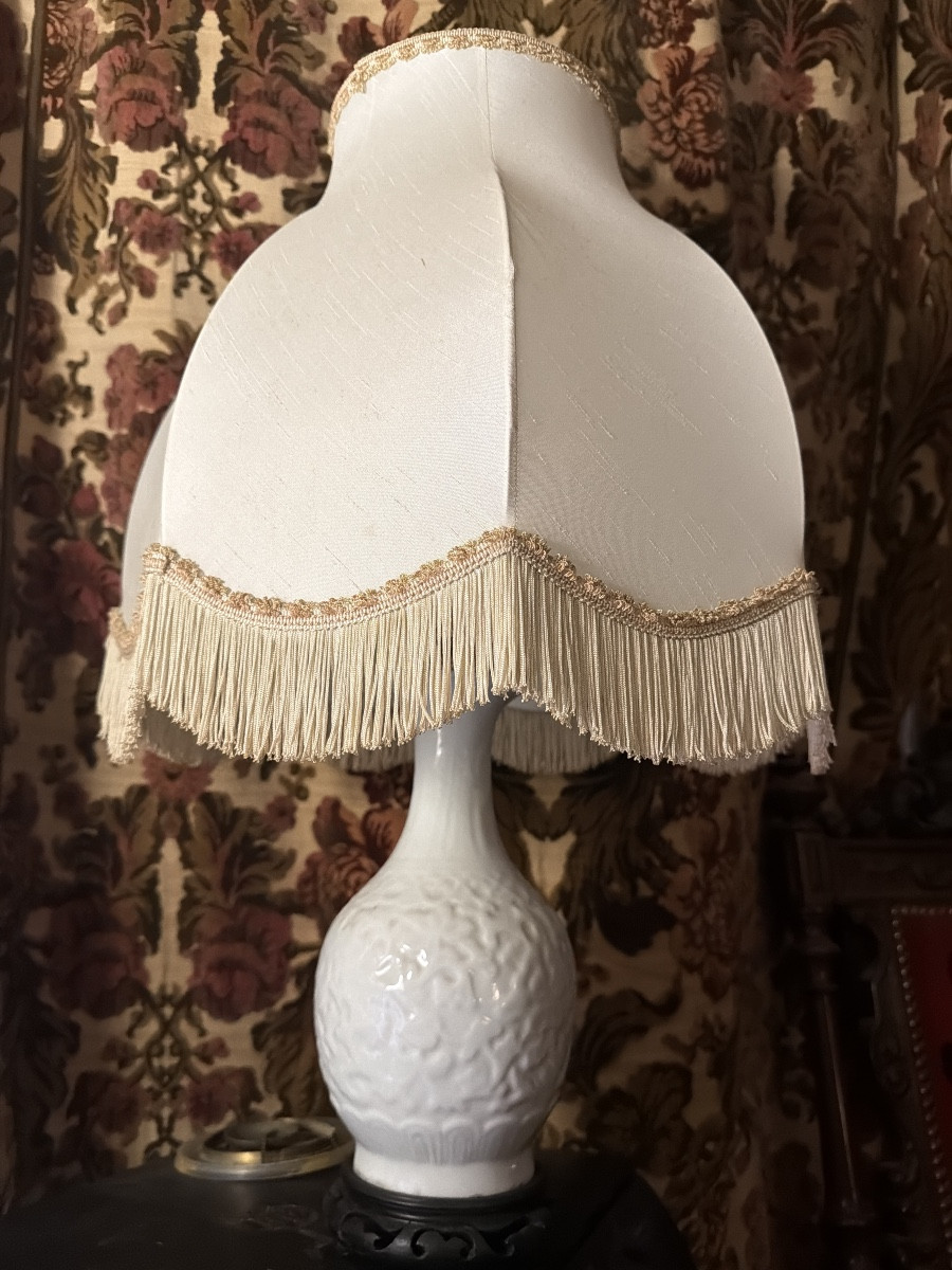 Asian Lamp From The 1960s In Honeycomb Glazed Porcelain, Bulbous Body With Palmette Motif, Base-photo-3