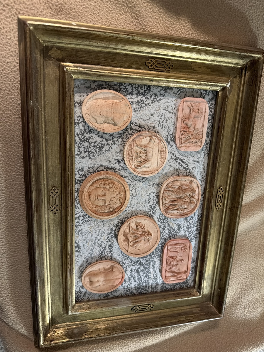 Collection présentée encadrée de camées en terra-cotta Italienne à l'image d'Antiques Années 30-photo-6