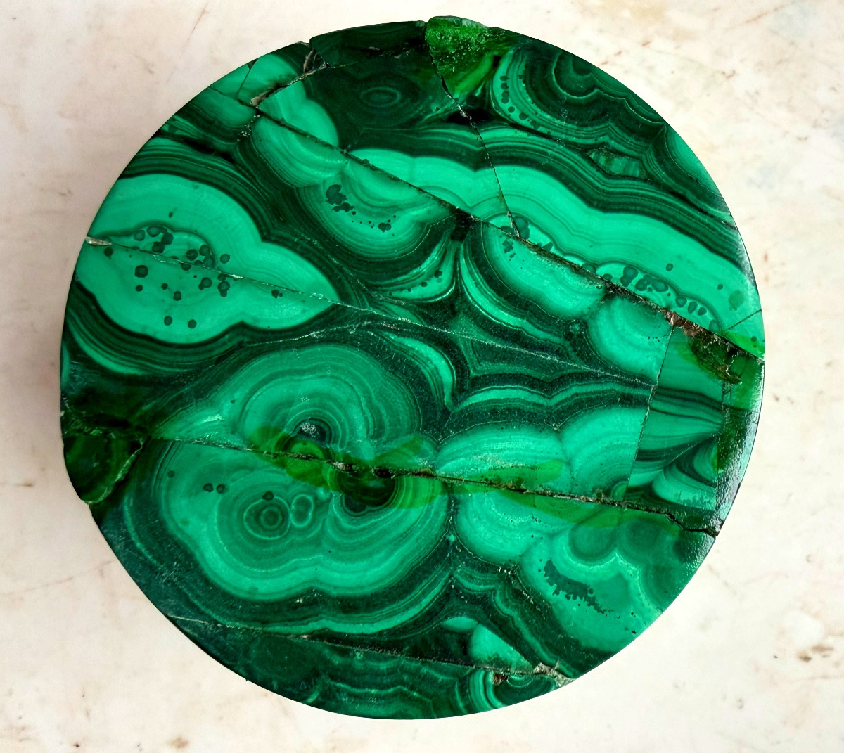 Round 19th-century Bronze Powder Compact In Raw Green Malachite, Beautifully Crafted With Intricate Marquetry.-photo-5