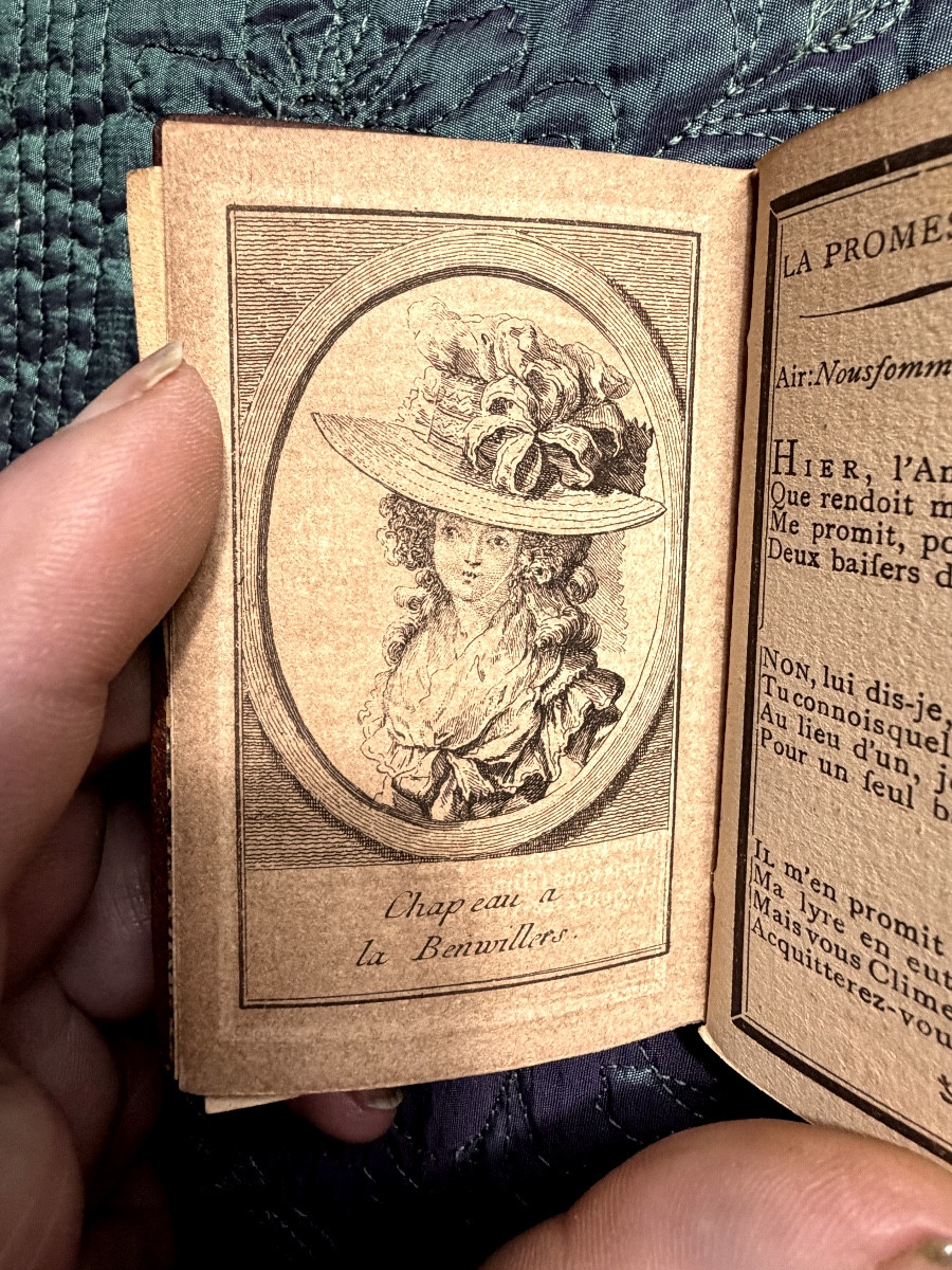 Charmant petit Almanach en maroquin rouge de 1788: "Les Lacets de Vénus", (figures de chapeaux)-photo-3