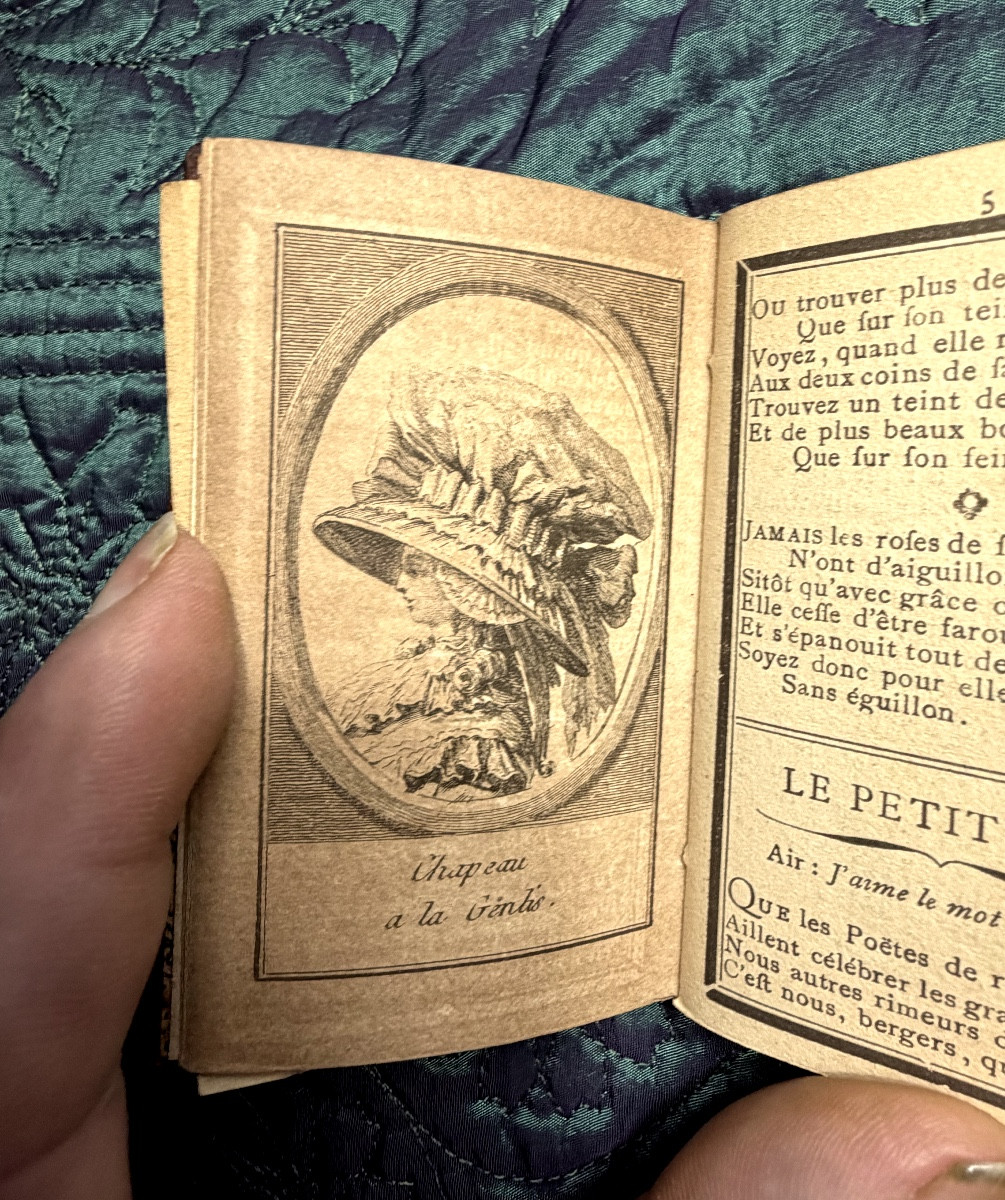 Charmant petit Almanach en maroquin rouge de 1788: "Les Lacets de Vénus", (figures de chapeaux)-photo-4