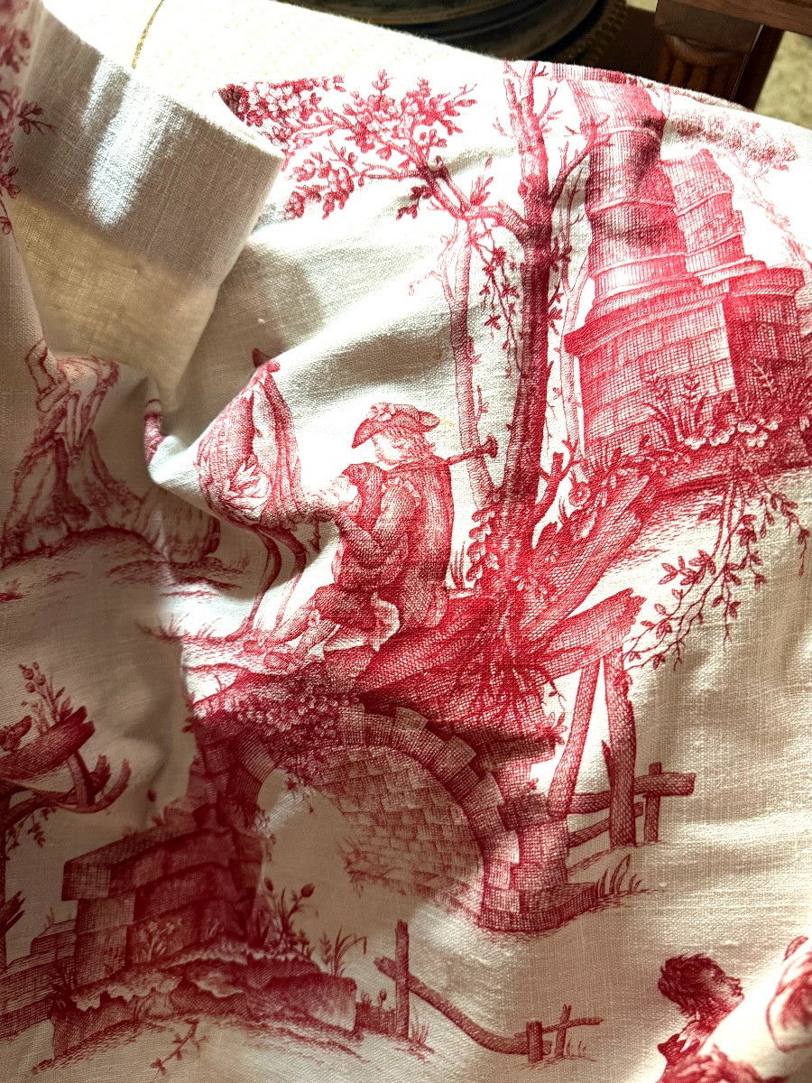 Laie assemblée d'une toile de Jouy  blanche  a divers beaux motifs rouges du XVIIIème siècle-photo-1