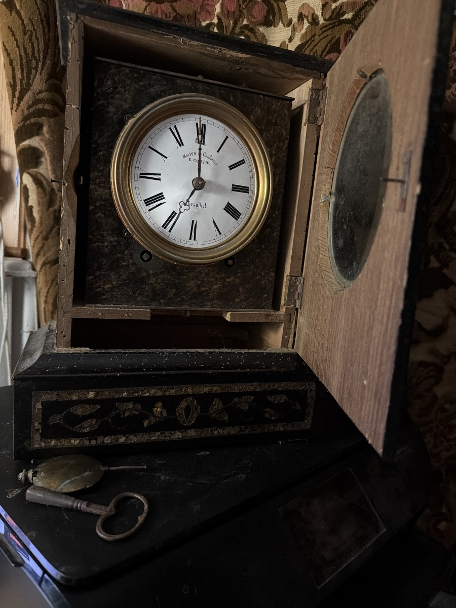 Large Niii Mantel Clock, Black Lacquered Wood Inlaid With Fragmented Multicolored Mother-of-pearl, Sig Coutou-photo-2