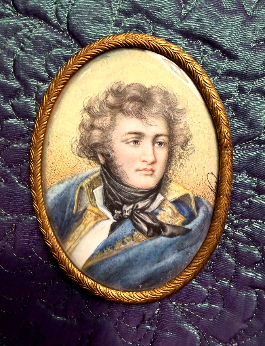  Portait  XIX ème encadré à la miniature sur Ivoire du jeune Maréchal "J.B. Klébert" 1753-1800,
