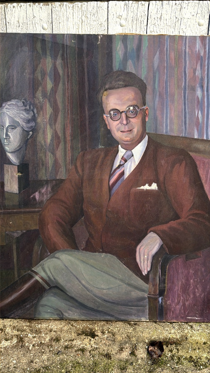  Beautiful Large Portrait Of A Distinguished Gentleman Wearing 1930s Glasses In His Study (on Canvas)-photo-1