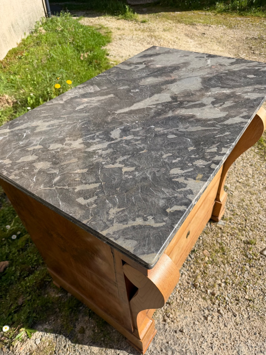 Sobre et élégante commode à croces Charles X , plaquée d'orme blond 4 tiroirs beau marbre veiné-photo-7