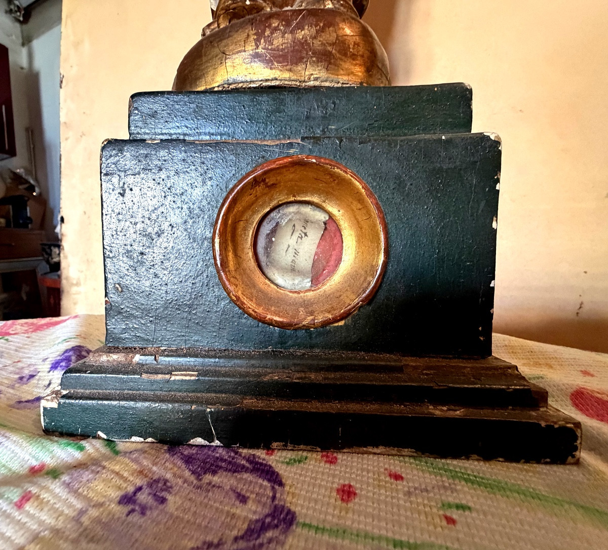  Gracieuse Vierge bois doré reliquaire sur son socle amovible dans le style maniériste XVIIIème-photo-3