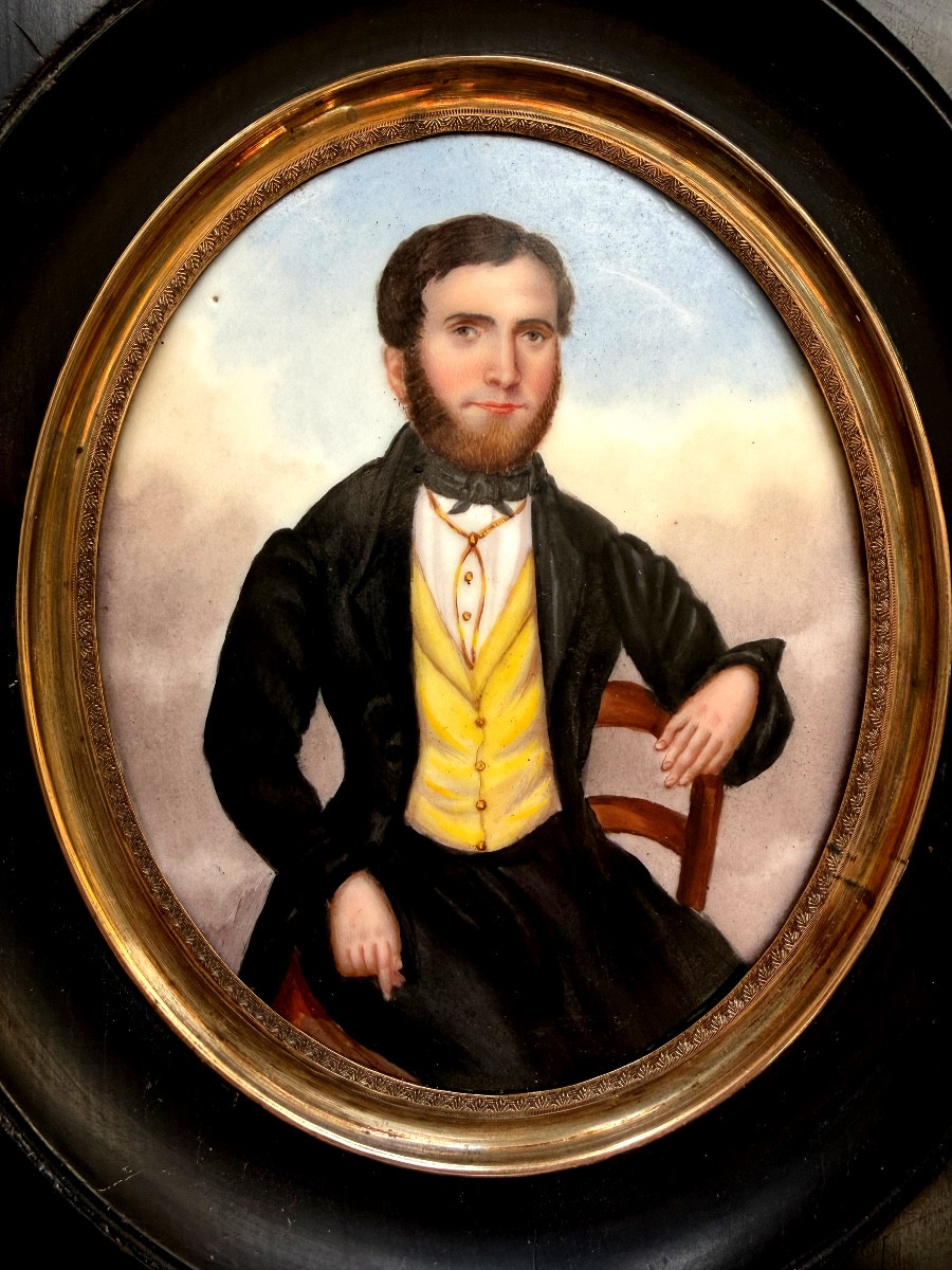 Portrait a la miniature  sur porcelaine d'un Bourgeois assis sur une chaise en grande tenue enc-photo-2