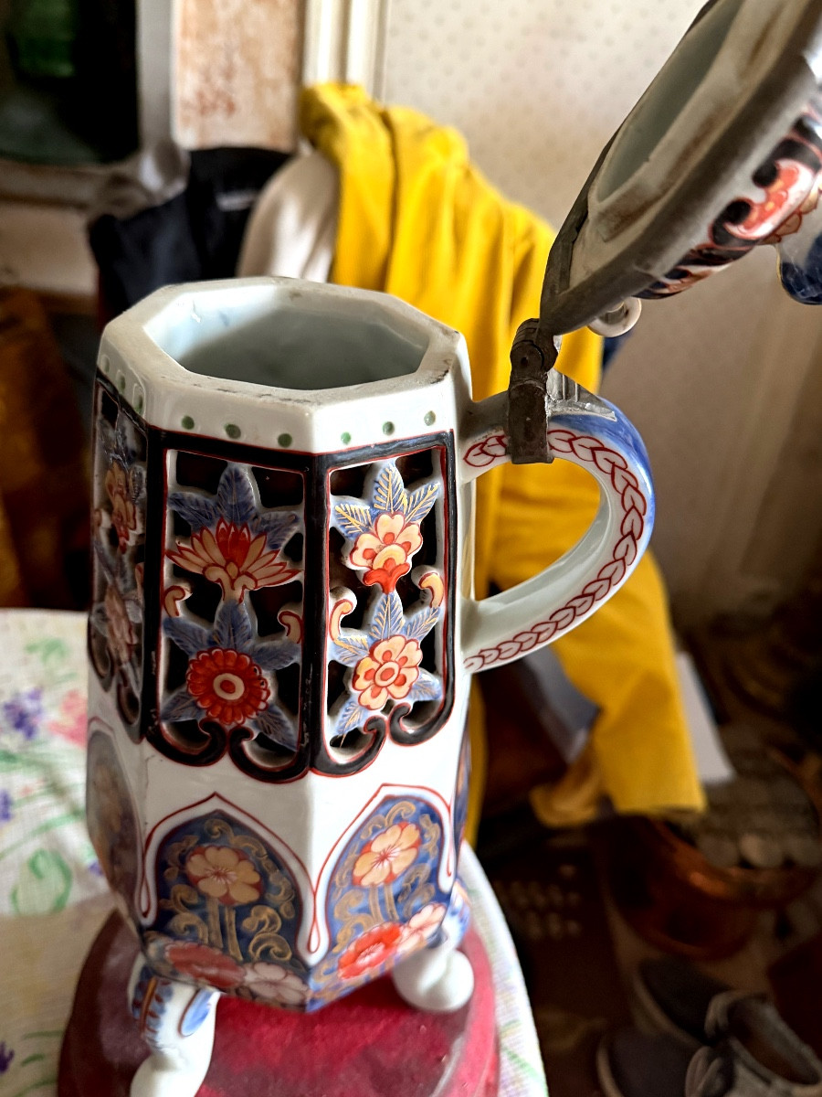  Beau Samovar  couvert en porcelaine Imari Japon sur trois pieds formant fontaine à thé XIX ème-photo-1