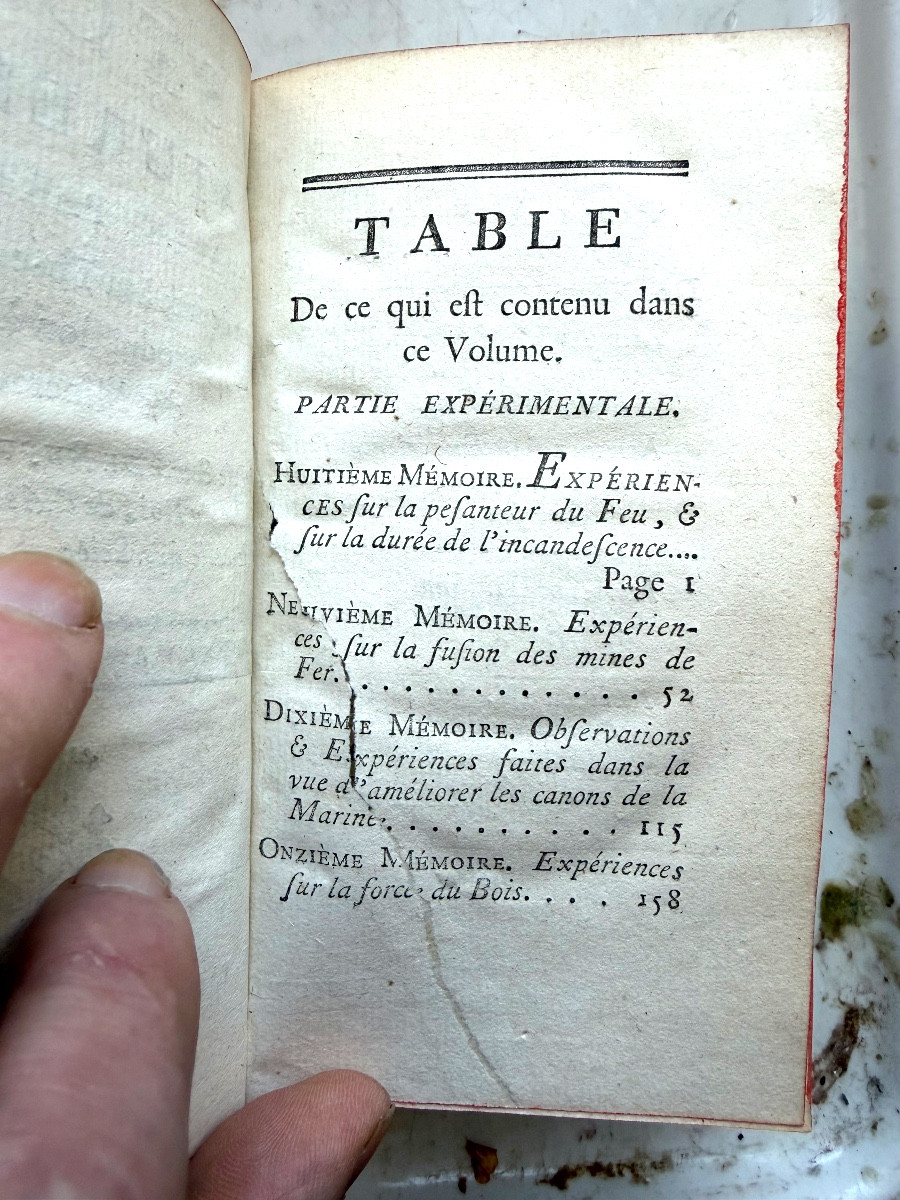 Bindings With The Arms Of The Marquis De Verneuil On The Spine And Covers, From 1776, Following The Theory Of The Earth-photo-2