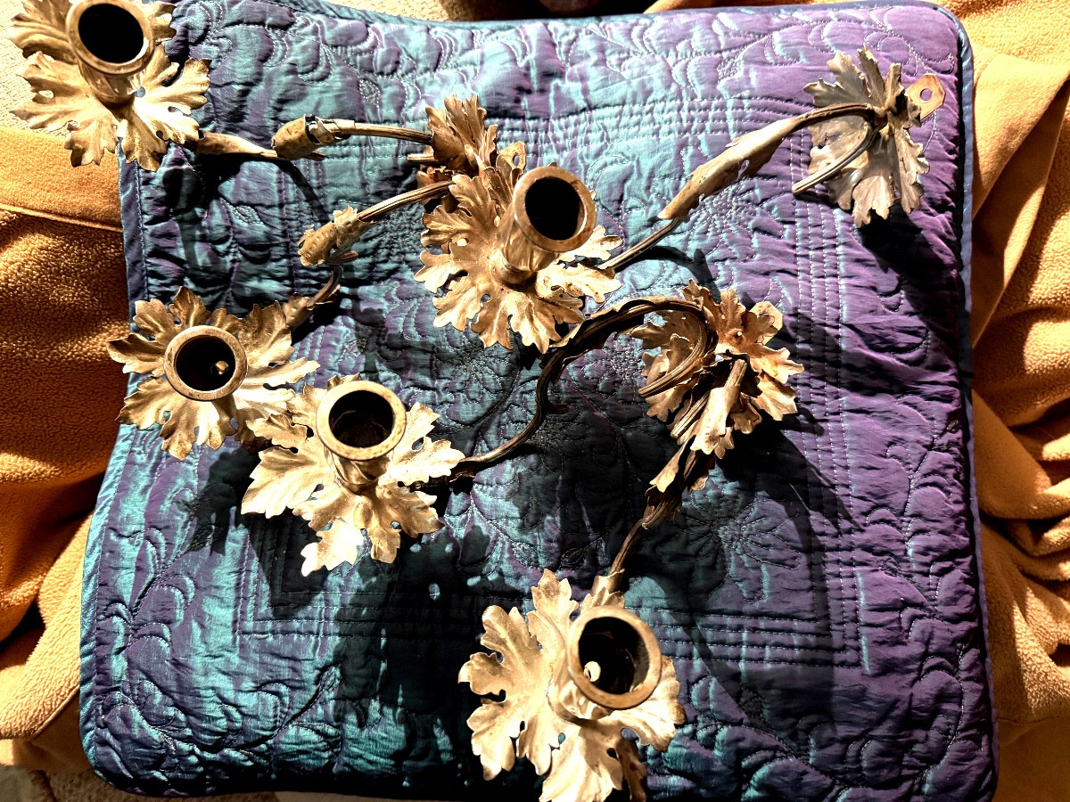  Belles Appliques a motif de feuillages ,simple et double en argent repoussé , XIXème Anglaises