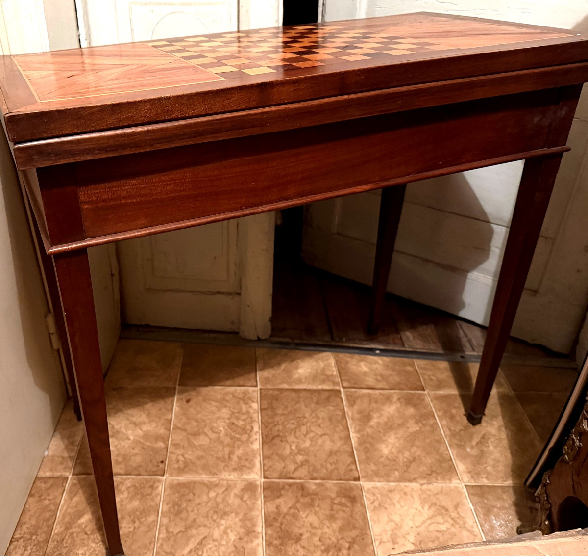 Elégante Table fin XVIIIème en bois fruitier et en marqueterie  , portefeuille époque Louis XVI-photo-3