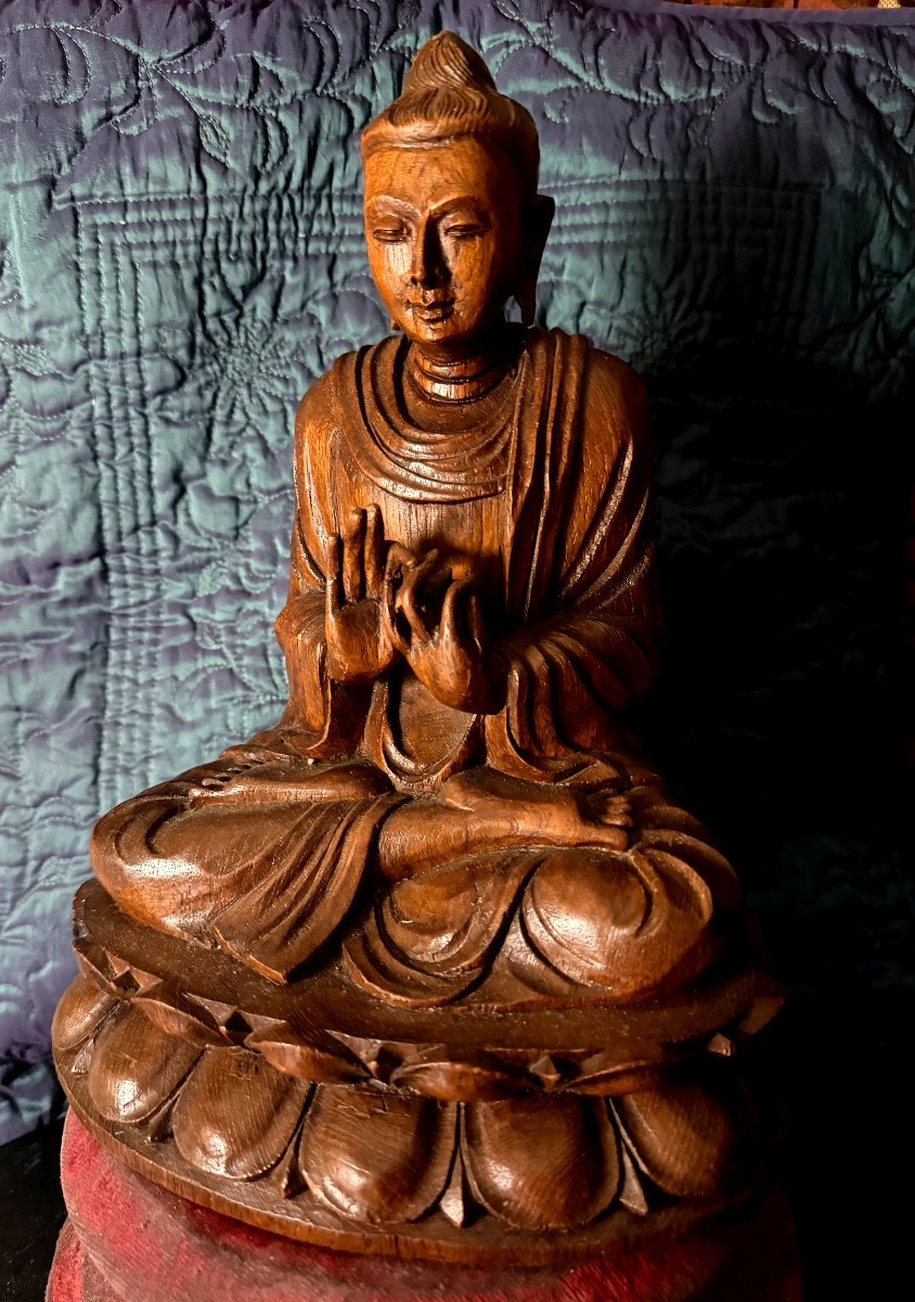 Elégant Bouddha  finement sculpté XIXème provenant d'Inde :originaire d'un " Cabinet d'Amateur"