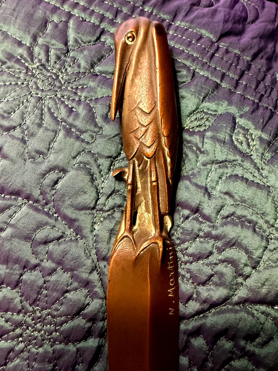 Art du dessus de bureau Art- Déco des Années "30" , Coupe papier "Pélican" en bronze de Martini-photo-2